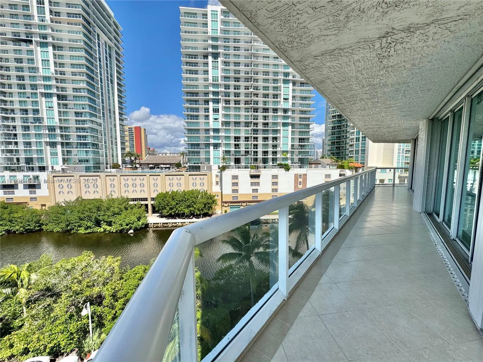 16500 Collins Ave, #656