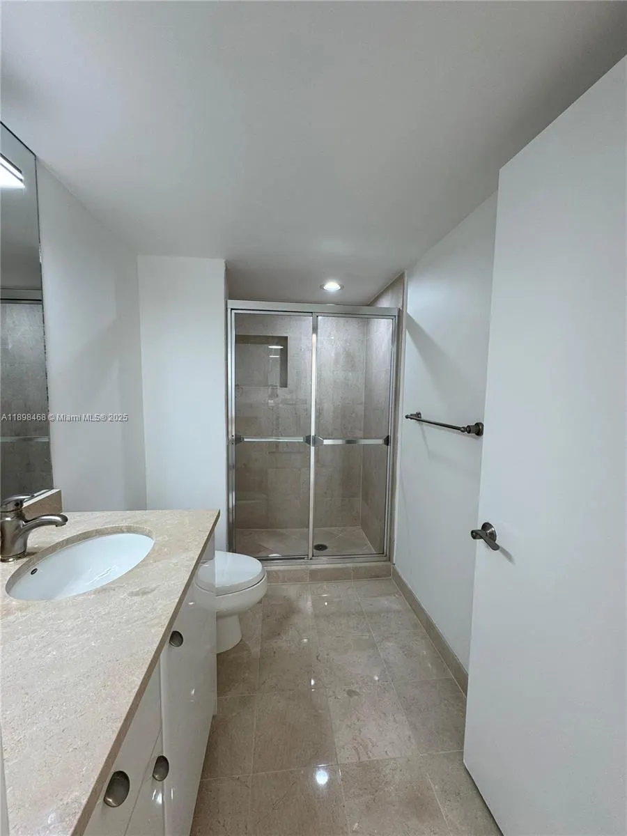 16500 Collins Ave, #656