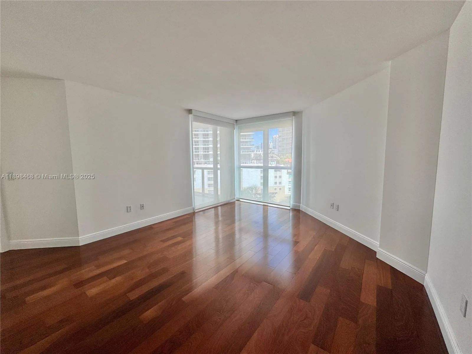 16500 Collins Ave, #656