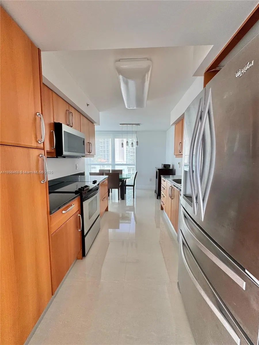 16500 Collins Ave, #656