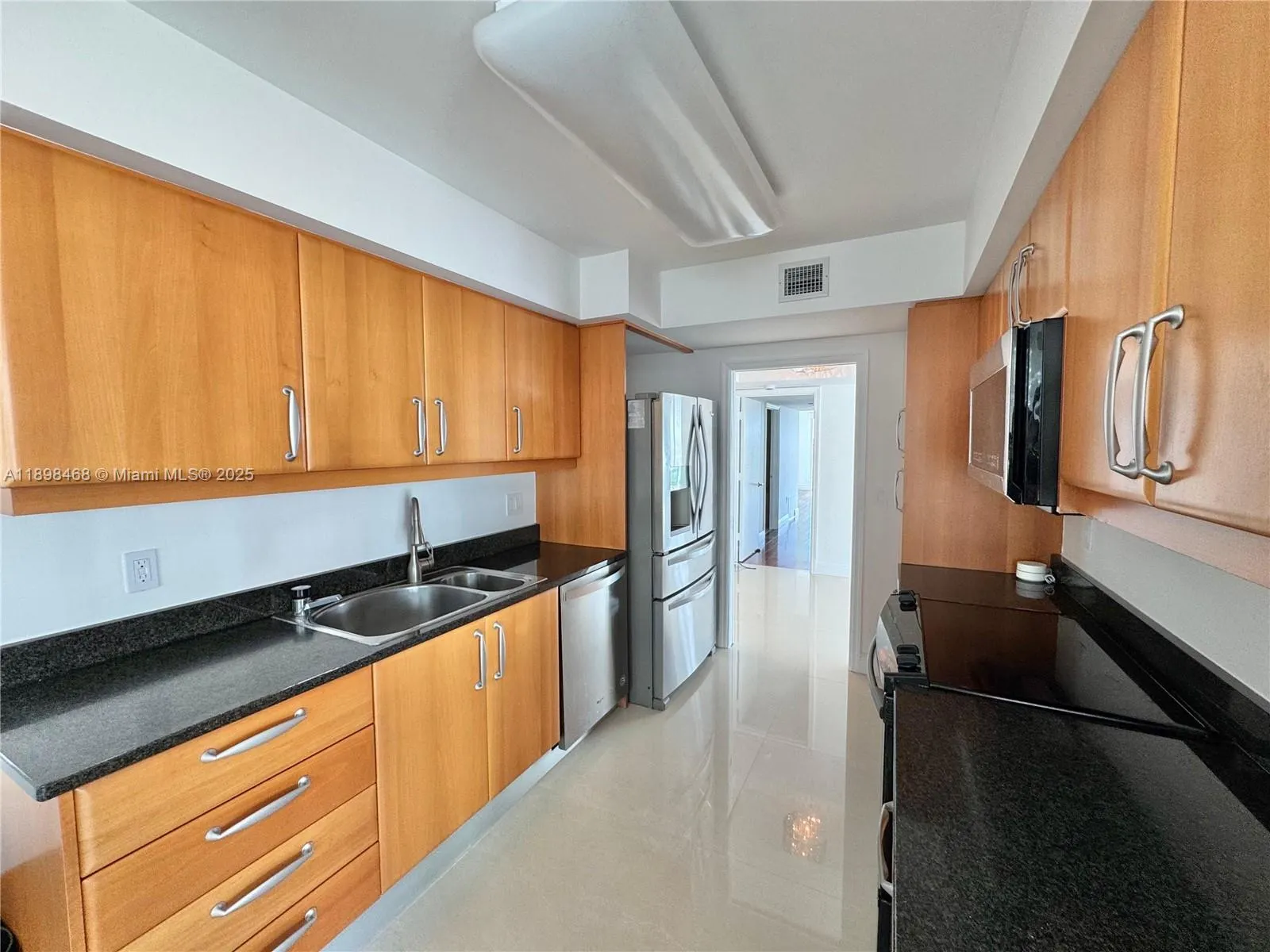 16500 Collins Ave, #656