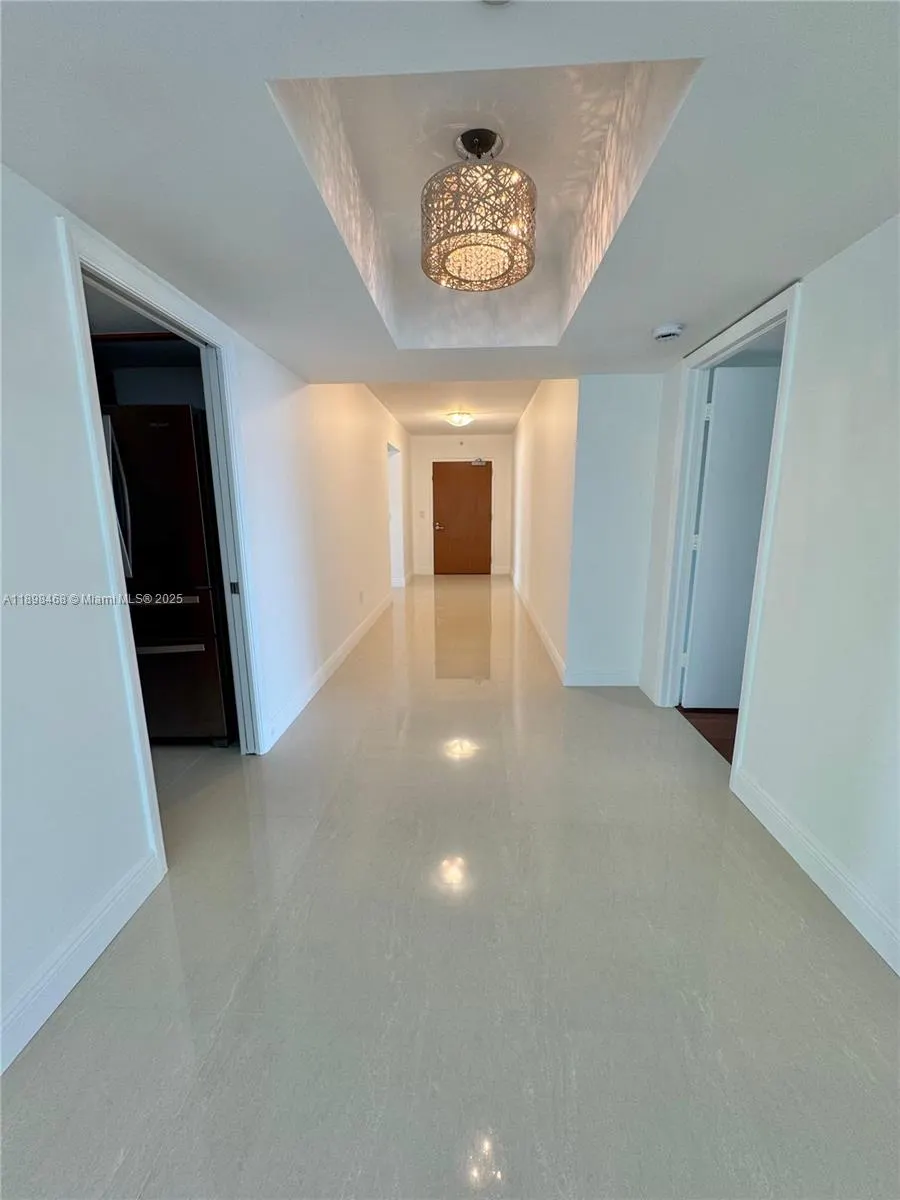 16500 Collins Ave, #656