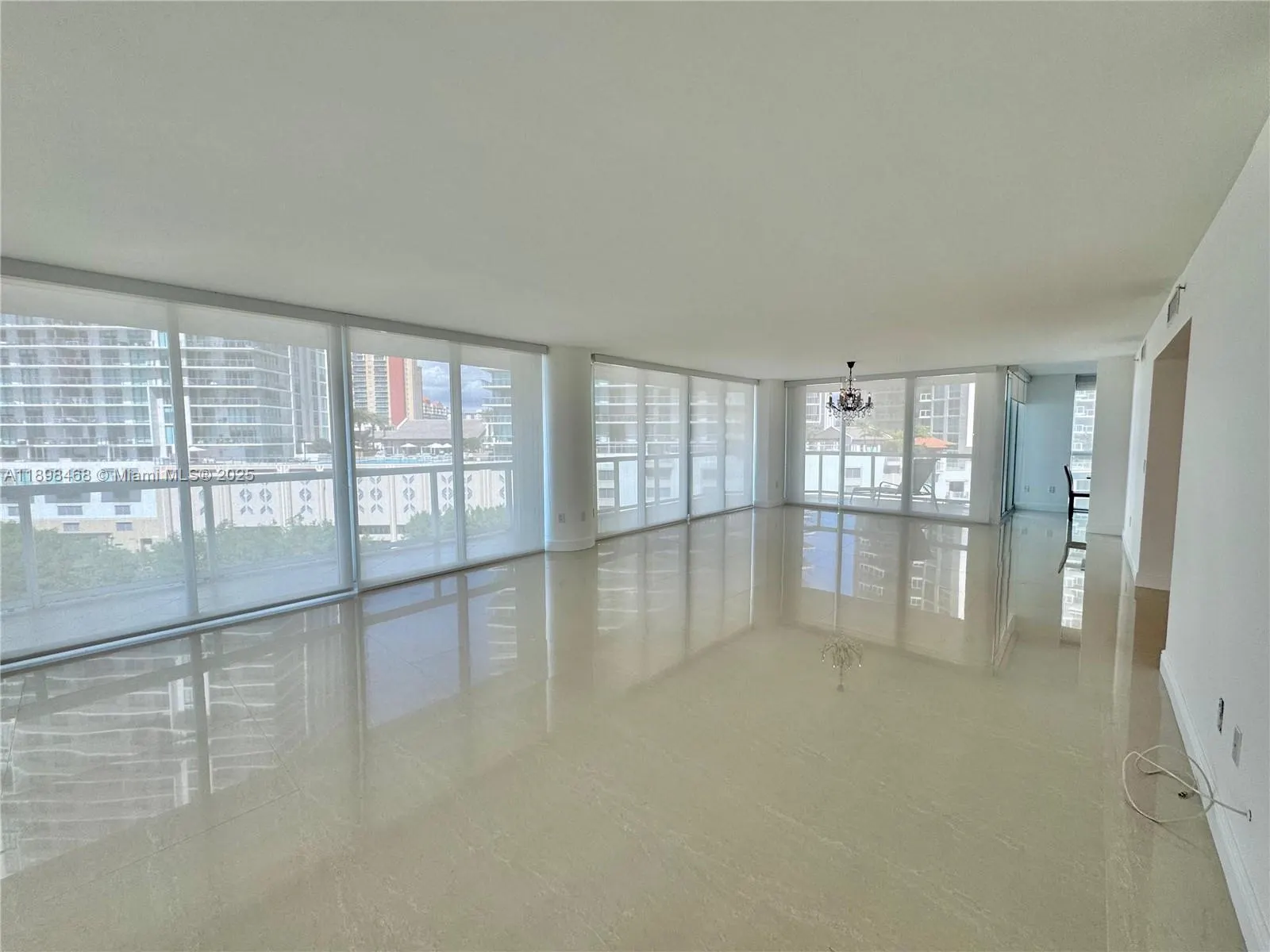 16500 Collins Ave, #656