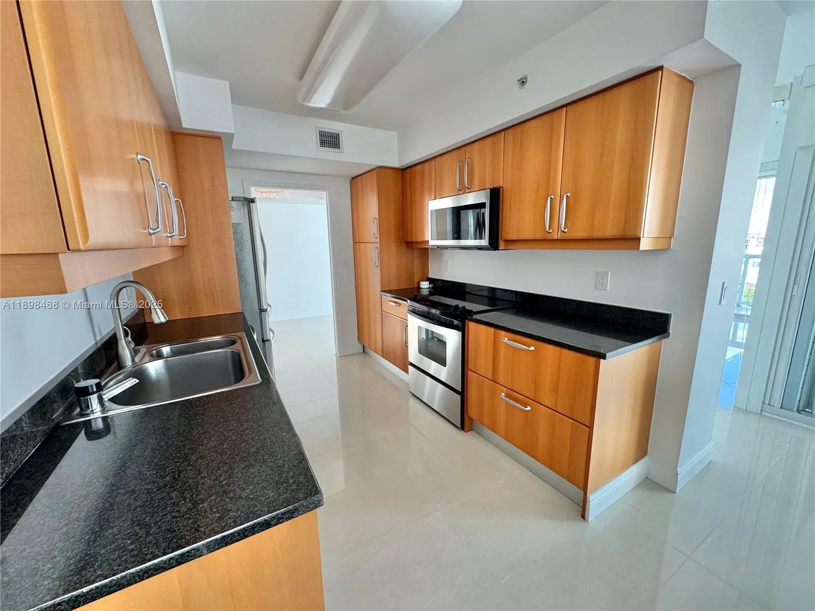 16500 Collins Ave, #656