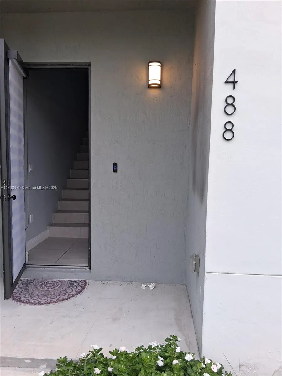 488 NW 40th Ct, #488