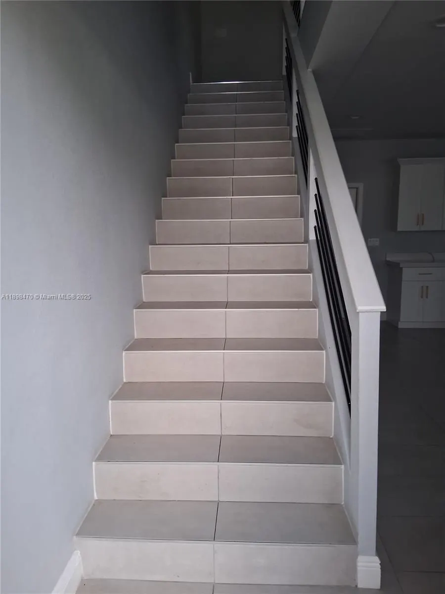 488 NW 40th Ct, #488