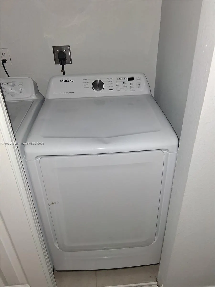 488 NW 40th Ct, #488