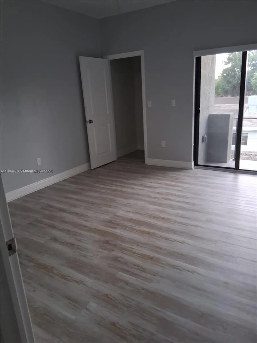 488 NW 40th Ct, #488