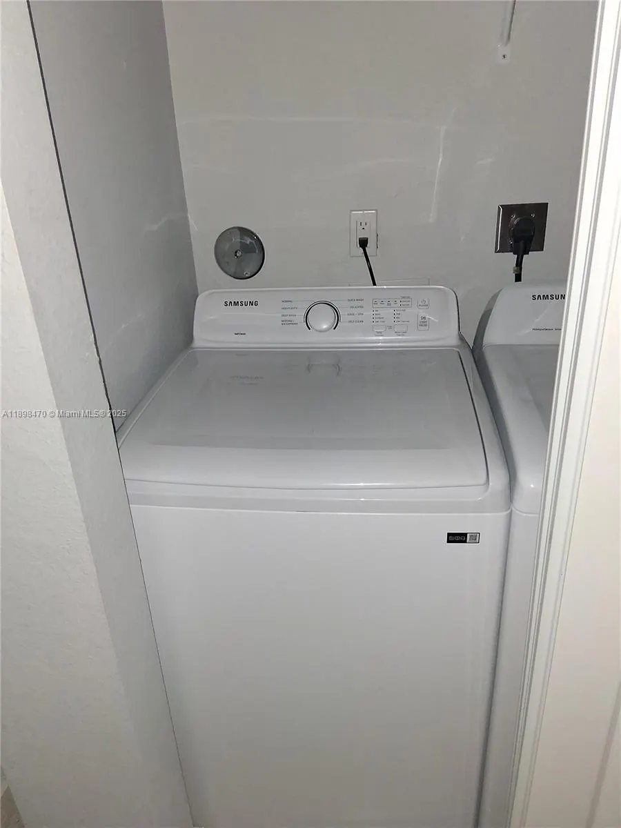 488 NW 40th Ct, #488