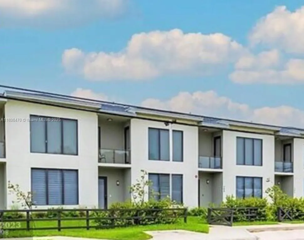 488 NW 40th Ct, #488