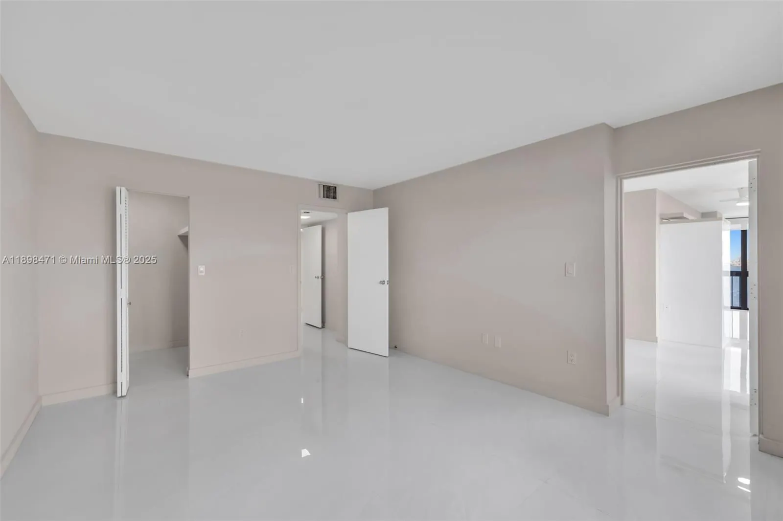 2333 Brickell Ave, #1701