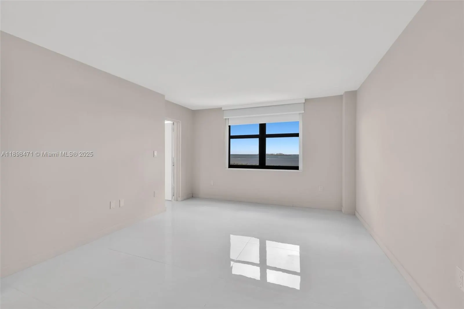 2333 Brickell Ave, #1701