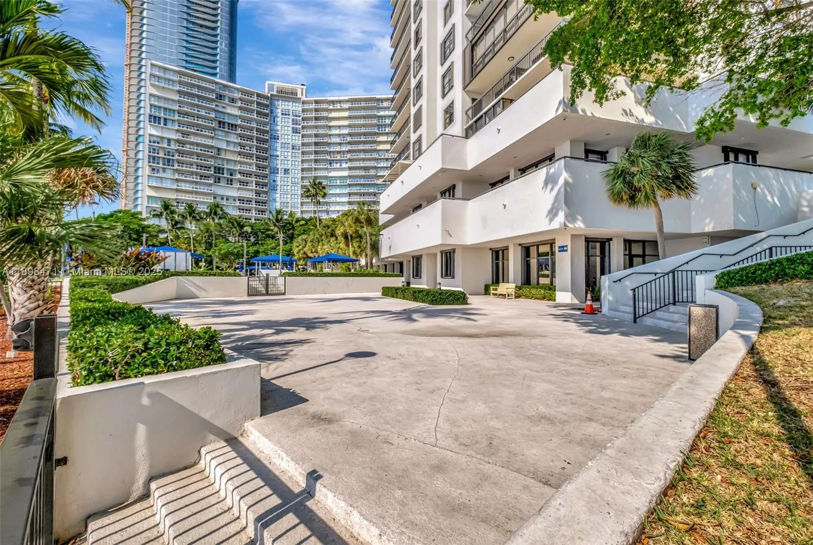 2333 Brickell Ave, #1701