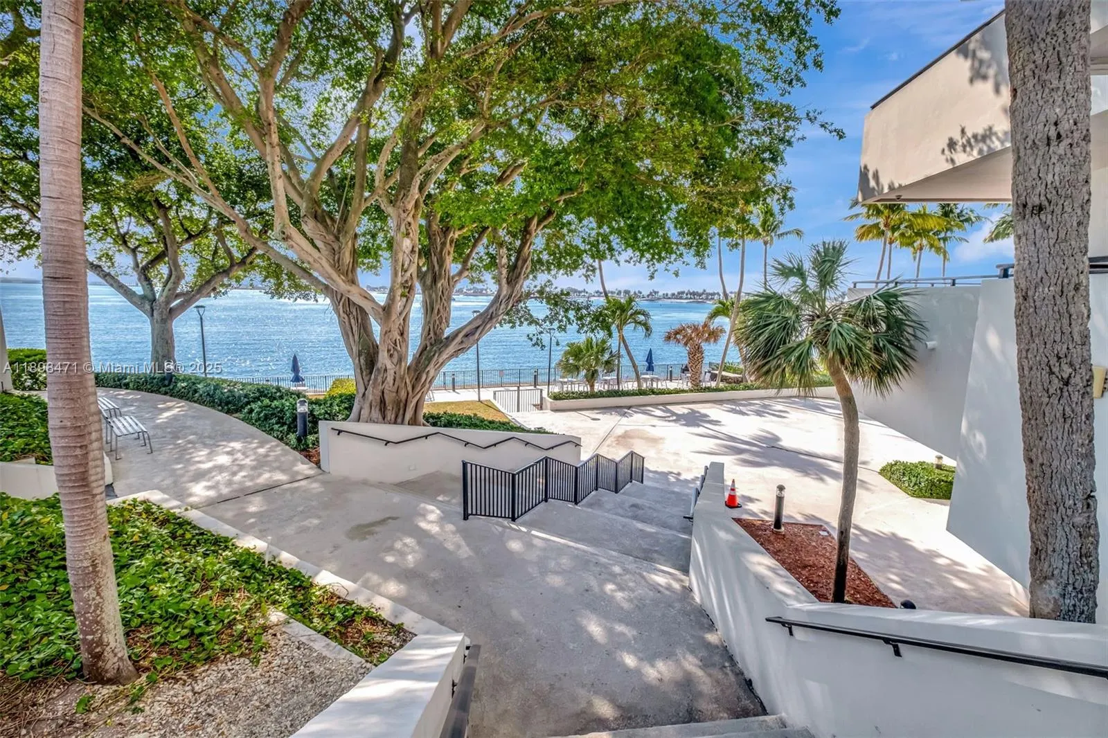 2333 Brickell Ave, #1701