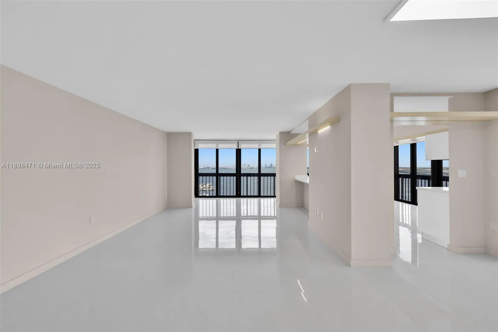 2333 Brickell Ave, #1701