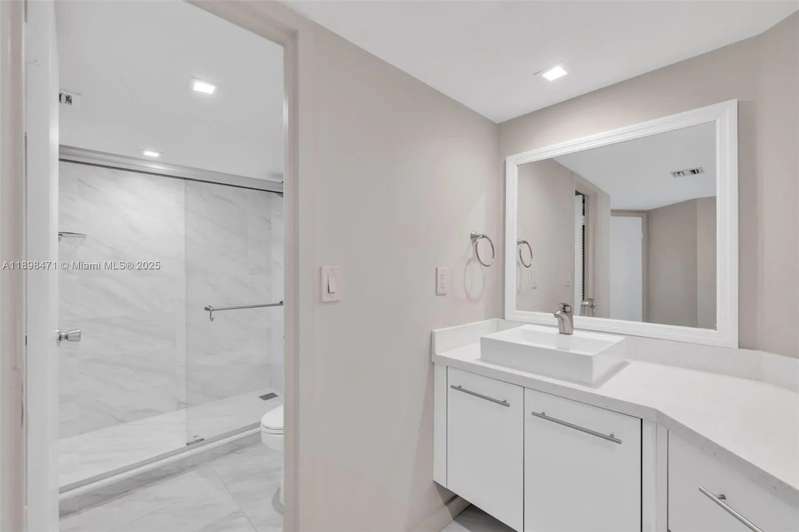 2333 Brickell Ave, #1701