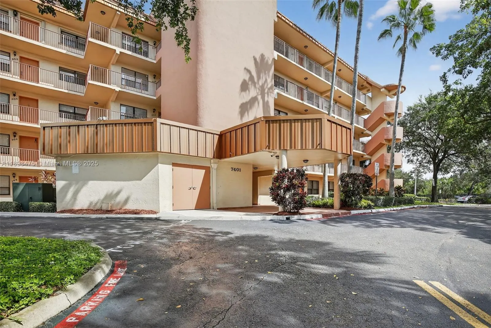 7401 NW 16th St, #307