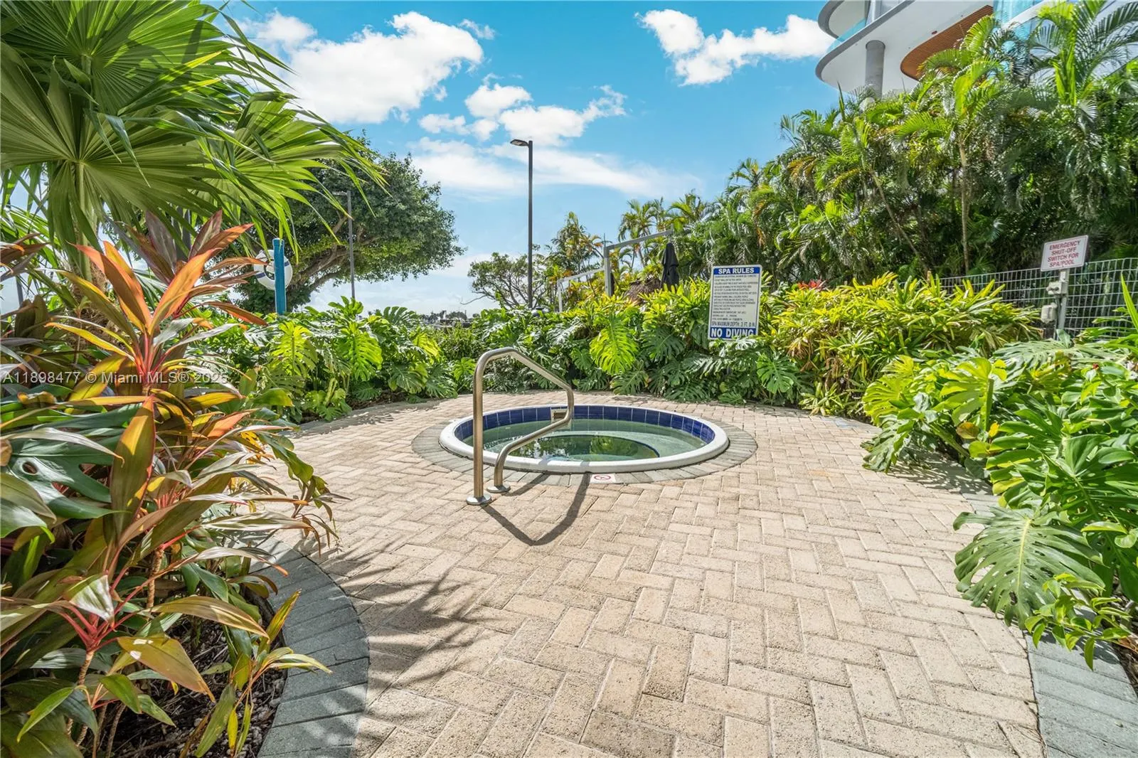 2451 Brickell Ave, #6N