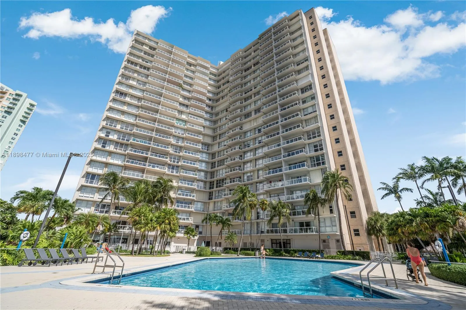 2451 Brickell Ave, #6N