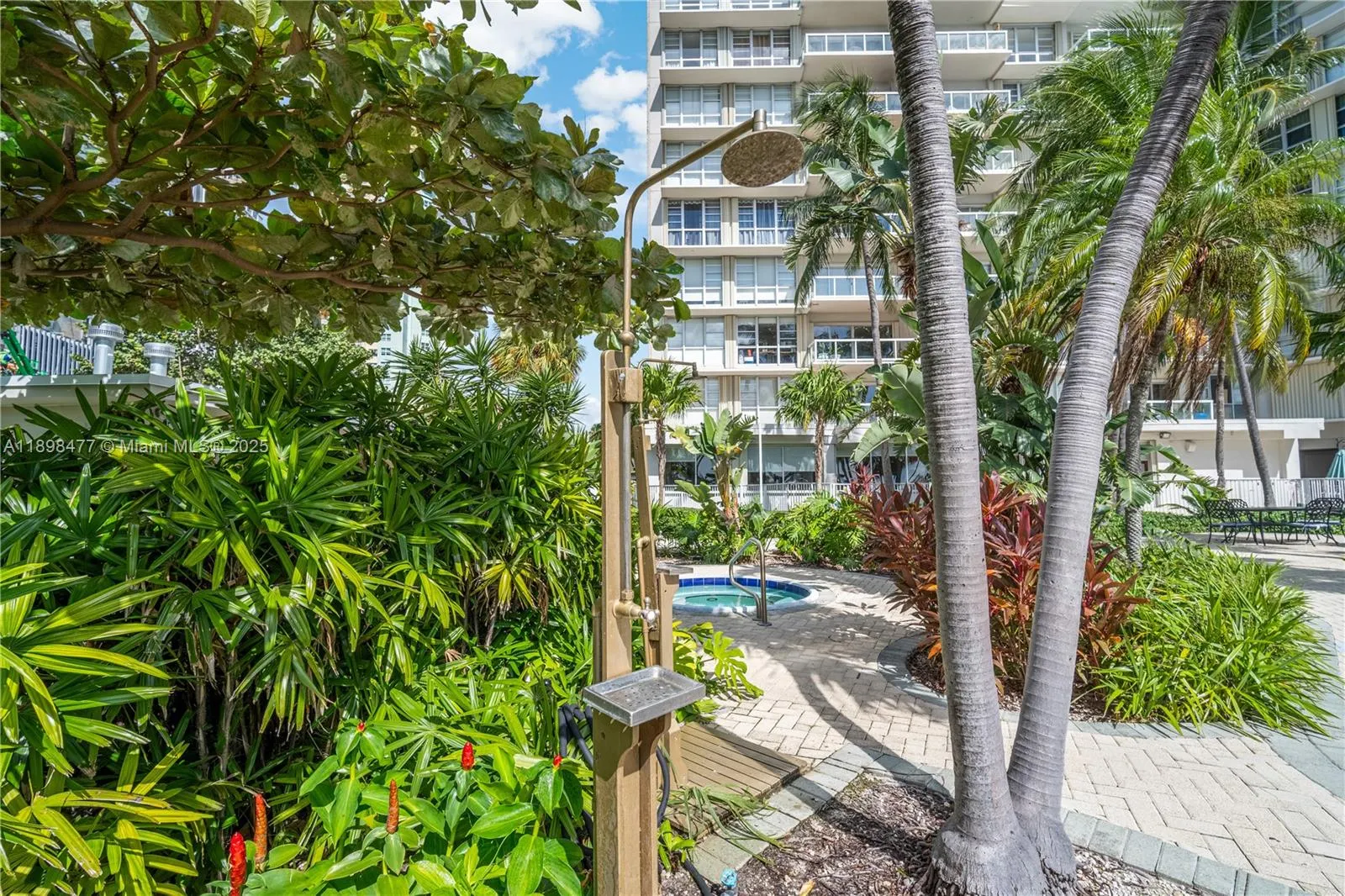 2451 Brickell Ave, #6N