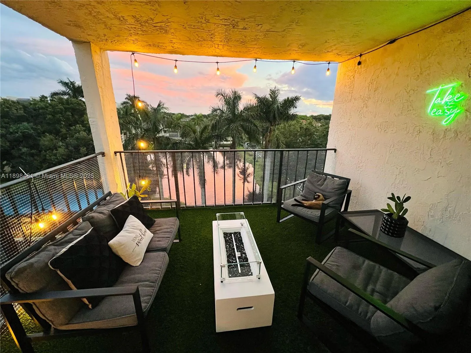 6190 Woodlands Blvd, #517