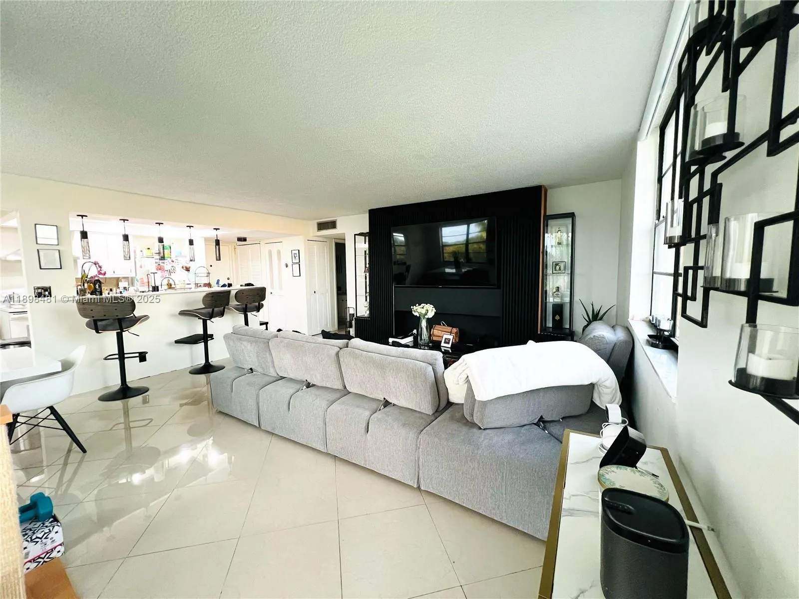 6190 Woodlands Blvd, #517