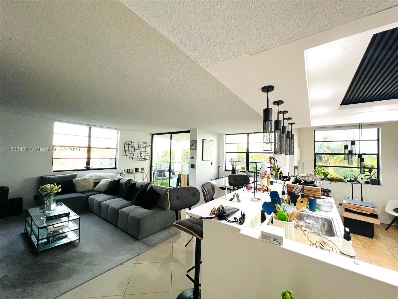 6190 Woodlands Blvd, #517