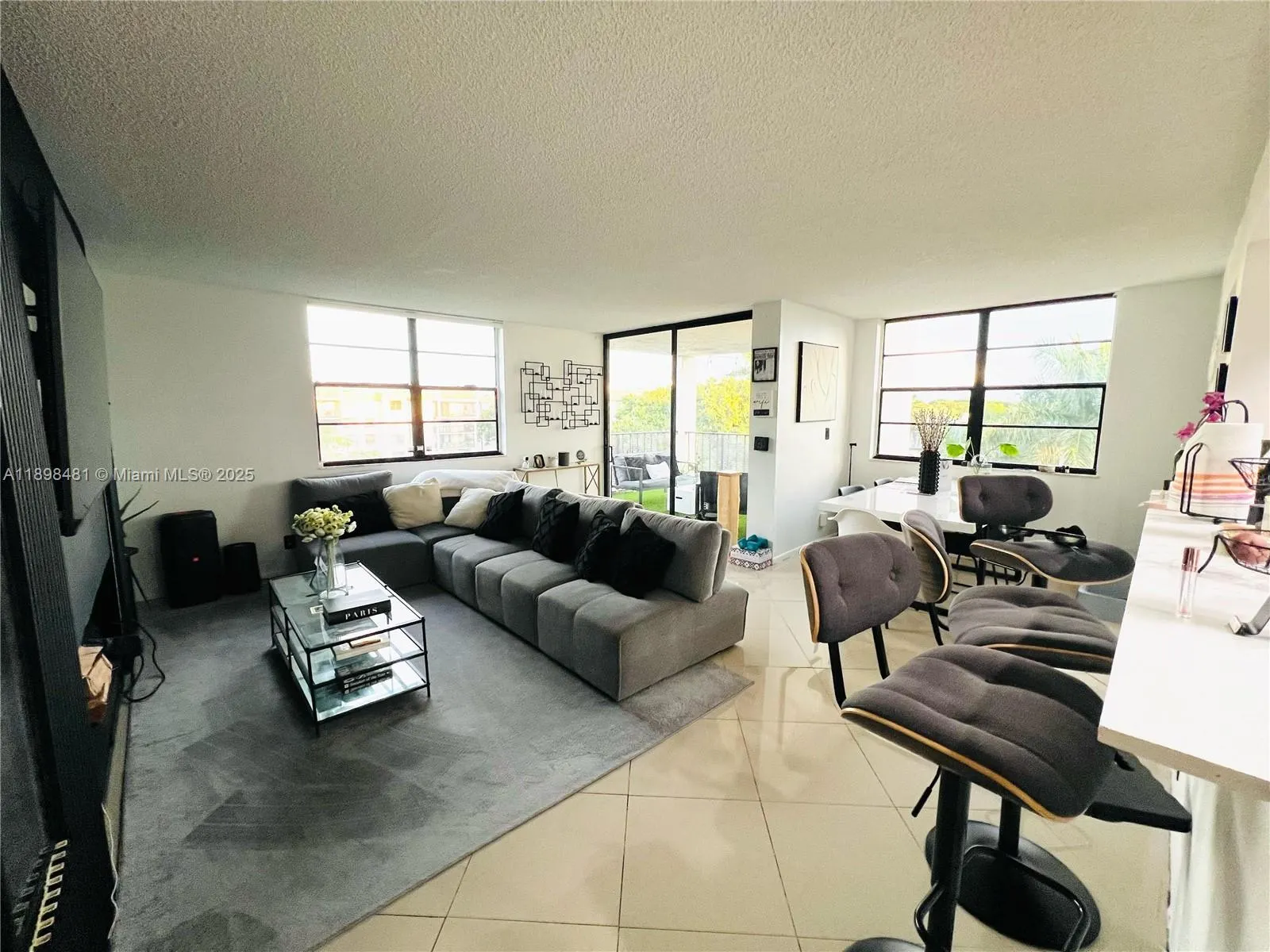 6190 Woodlands Blvd, #517