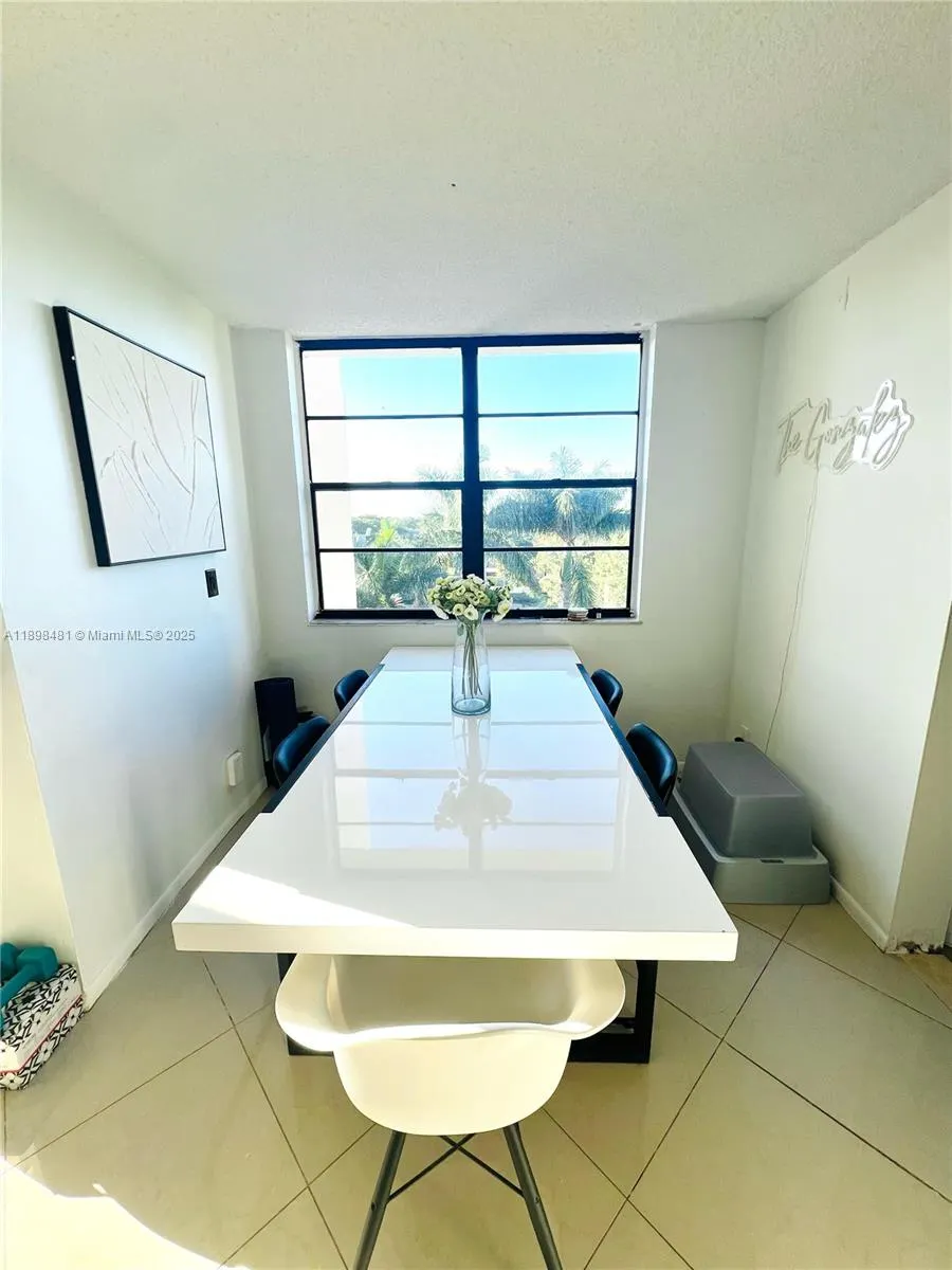 6190 Woodlands Blvd, #517