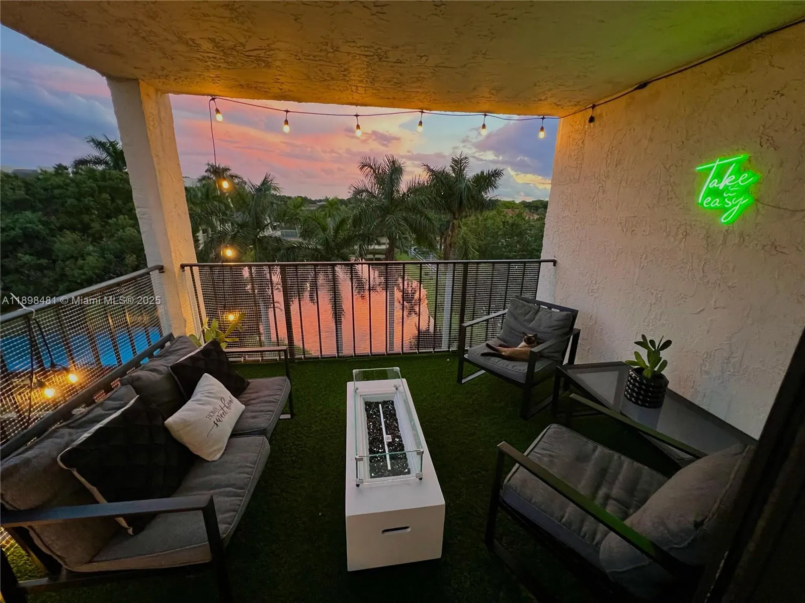 6190 Woodlands Blvd, #517