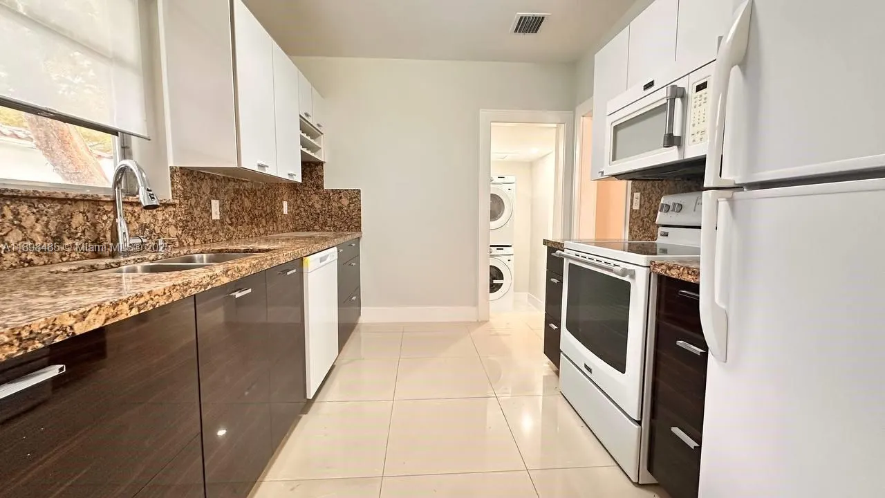 2474 SW 24th Ter