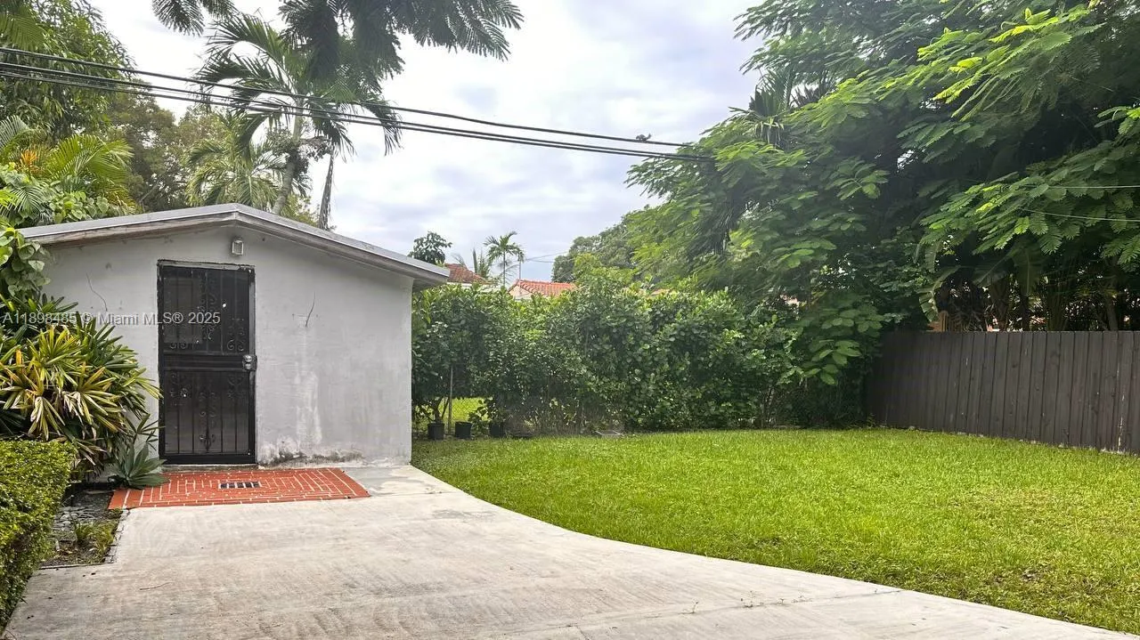 2474 SW 24th Ter