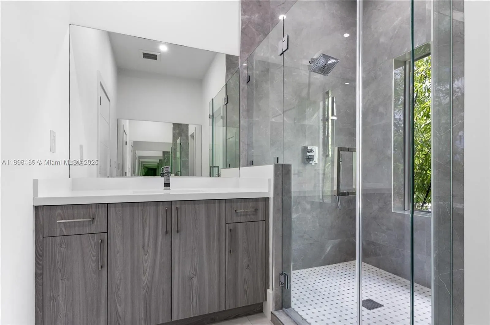 3140 Carter St, #3140