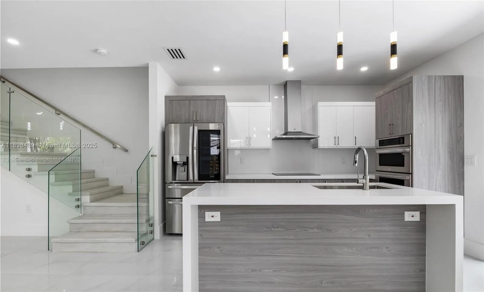 3140 Carter St, #3140