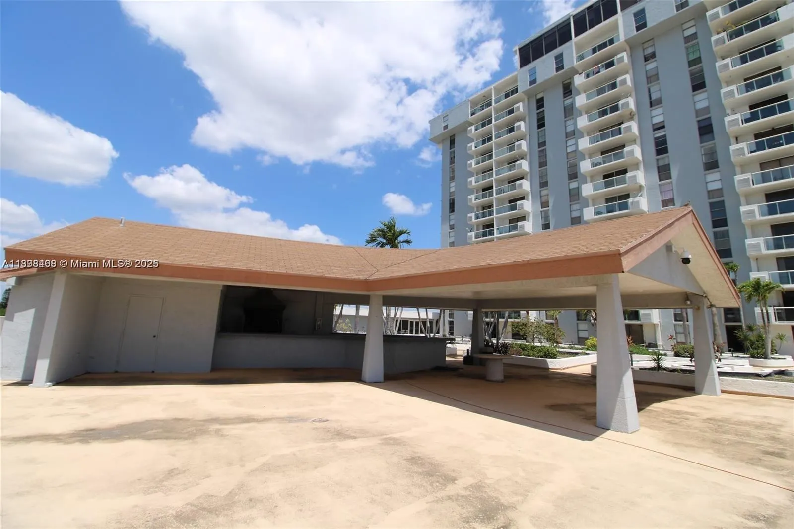 13499 Biscayne Blvd, #404