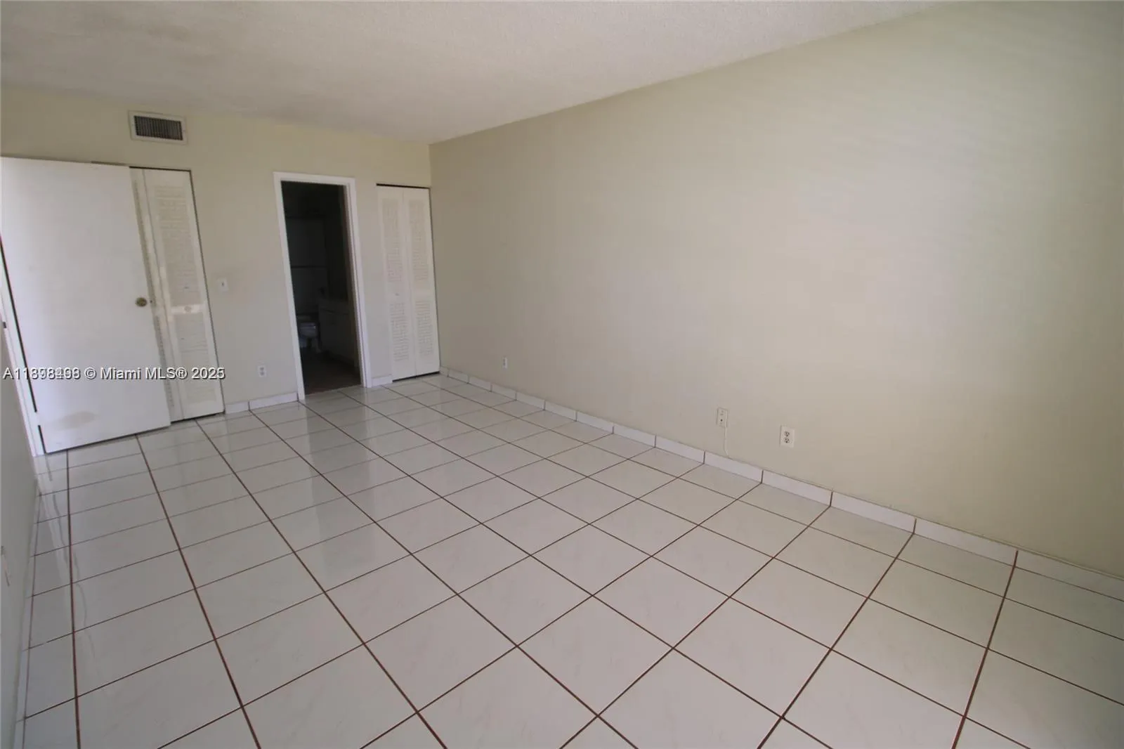 13499 Biscayne Blvd, #404