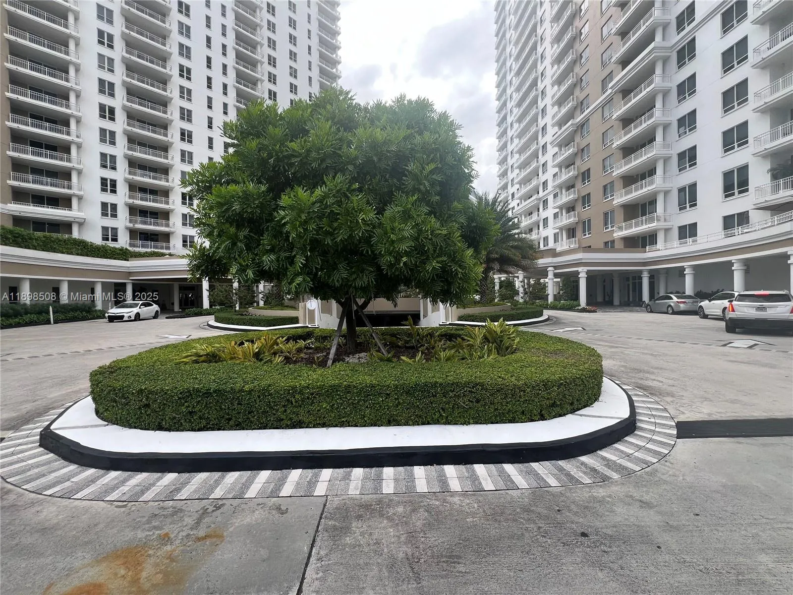 801 Brickell Key Blvd, #1012