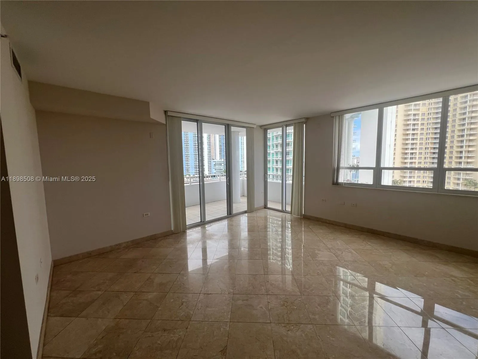 801 Brickell Key Blvd, #1012