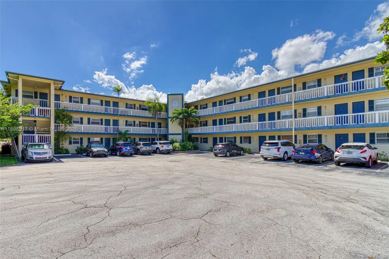 1400 NE 57th Ct, #301