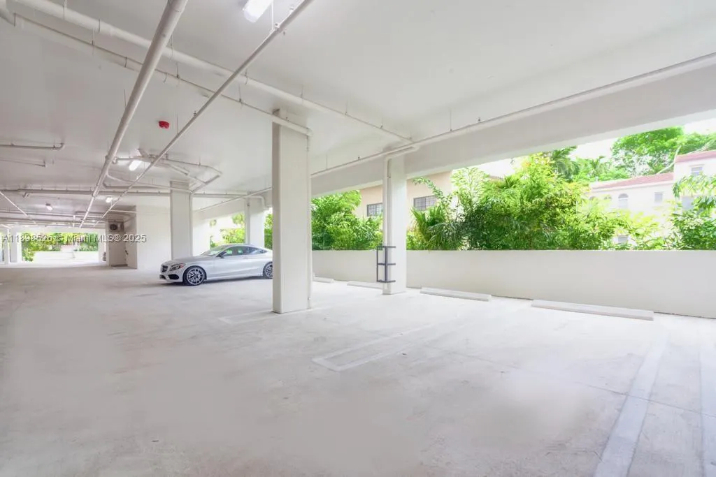 718 Valencia Ave, #202