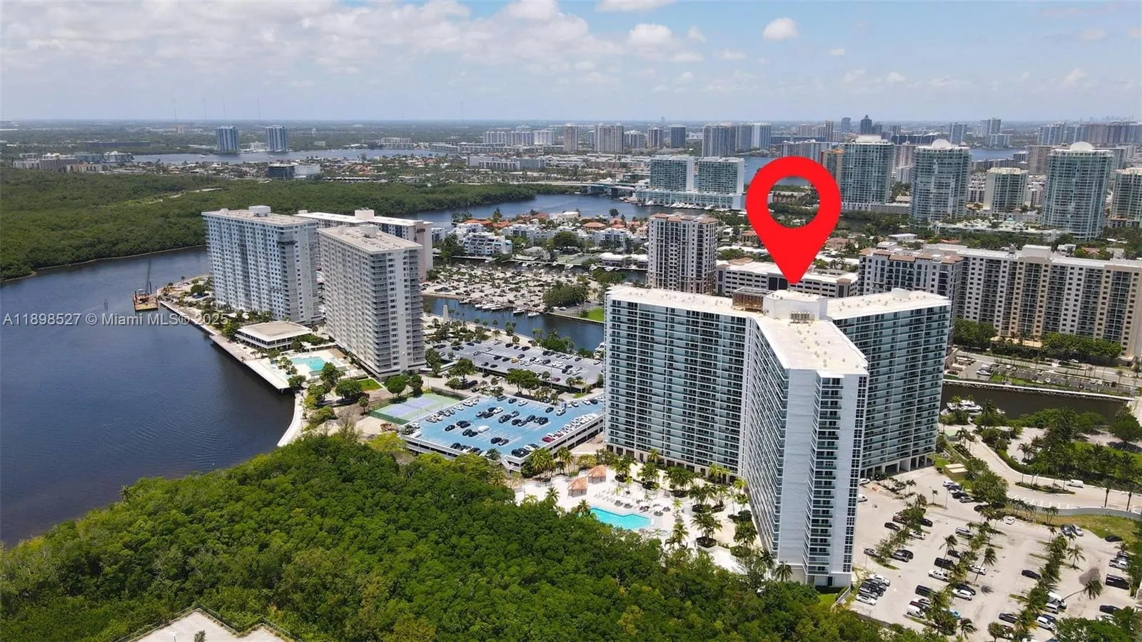 100 Bayview Dr, #308