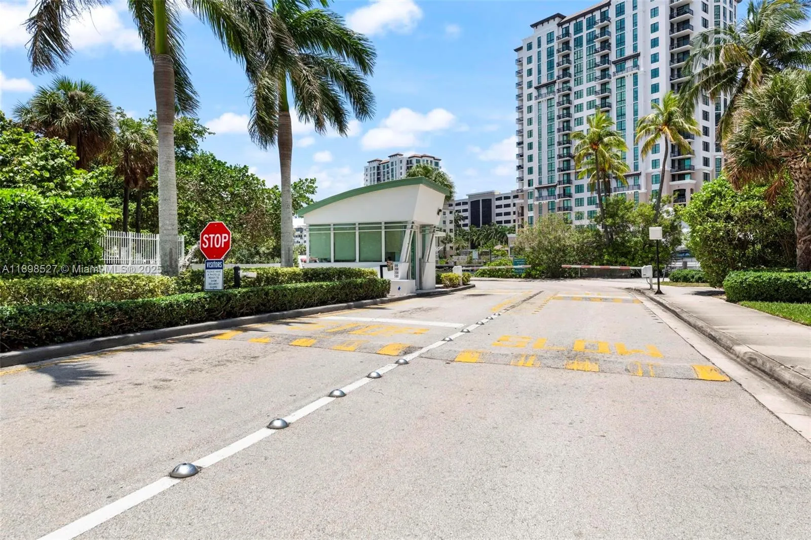 100 Bayview Dr, #308