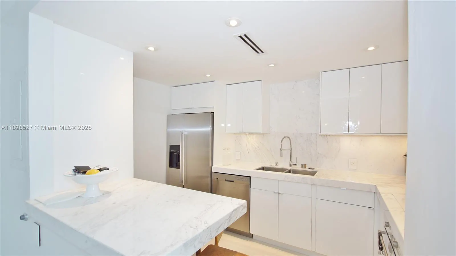 100 Bayview Dr, #308
