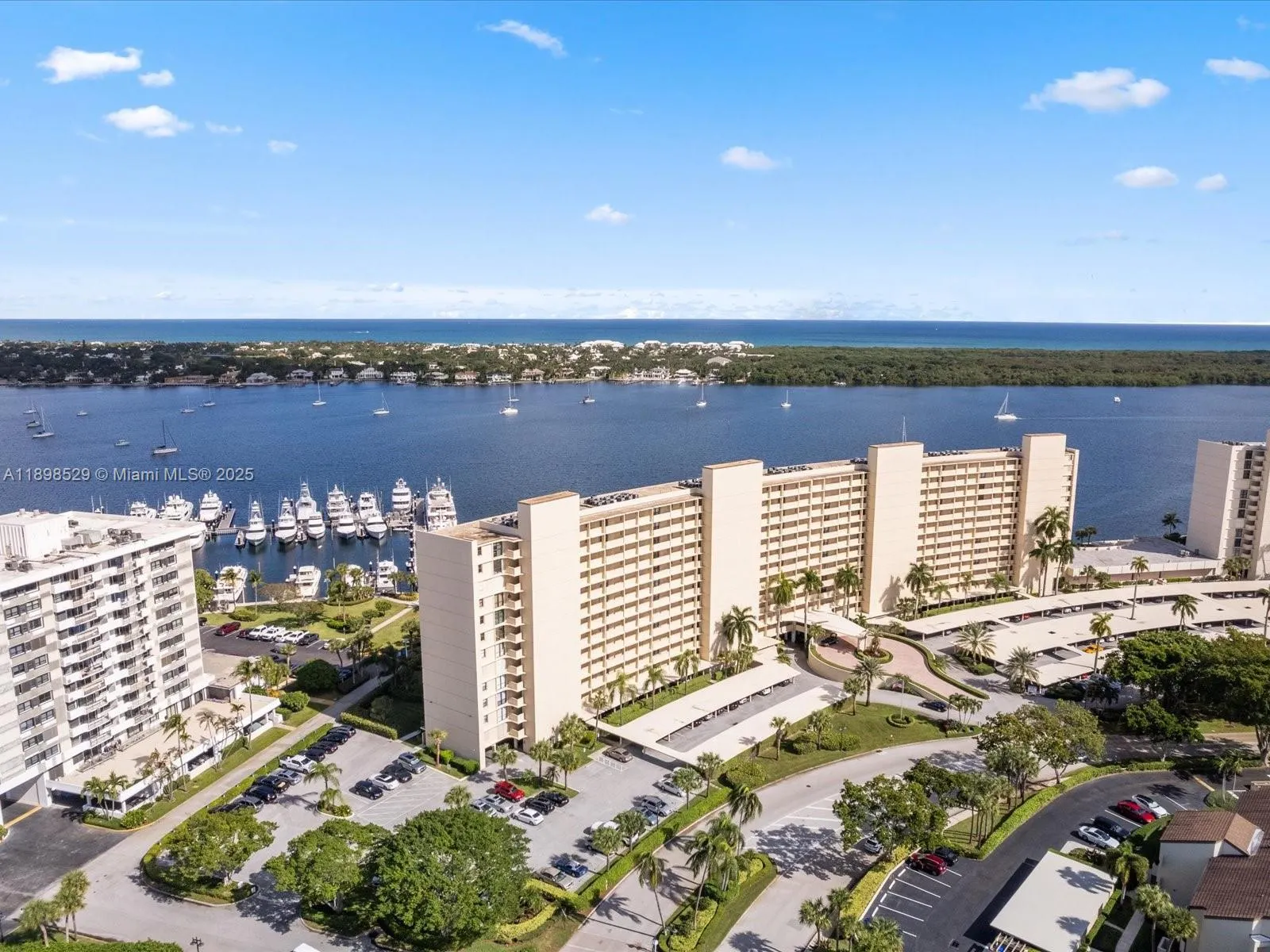 136 Lakeshore Dr, #PH-13