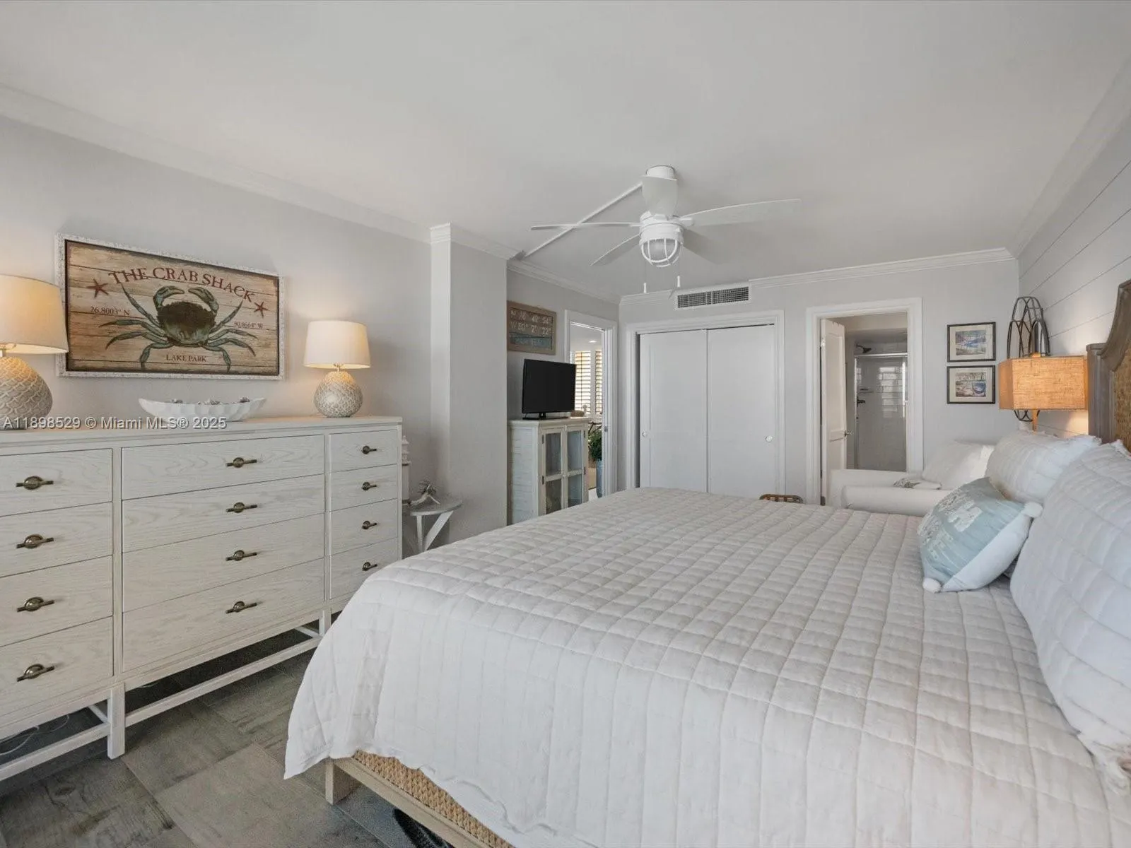 136 Lakeshore Dr, #PH-13