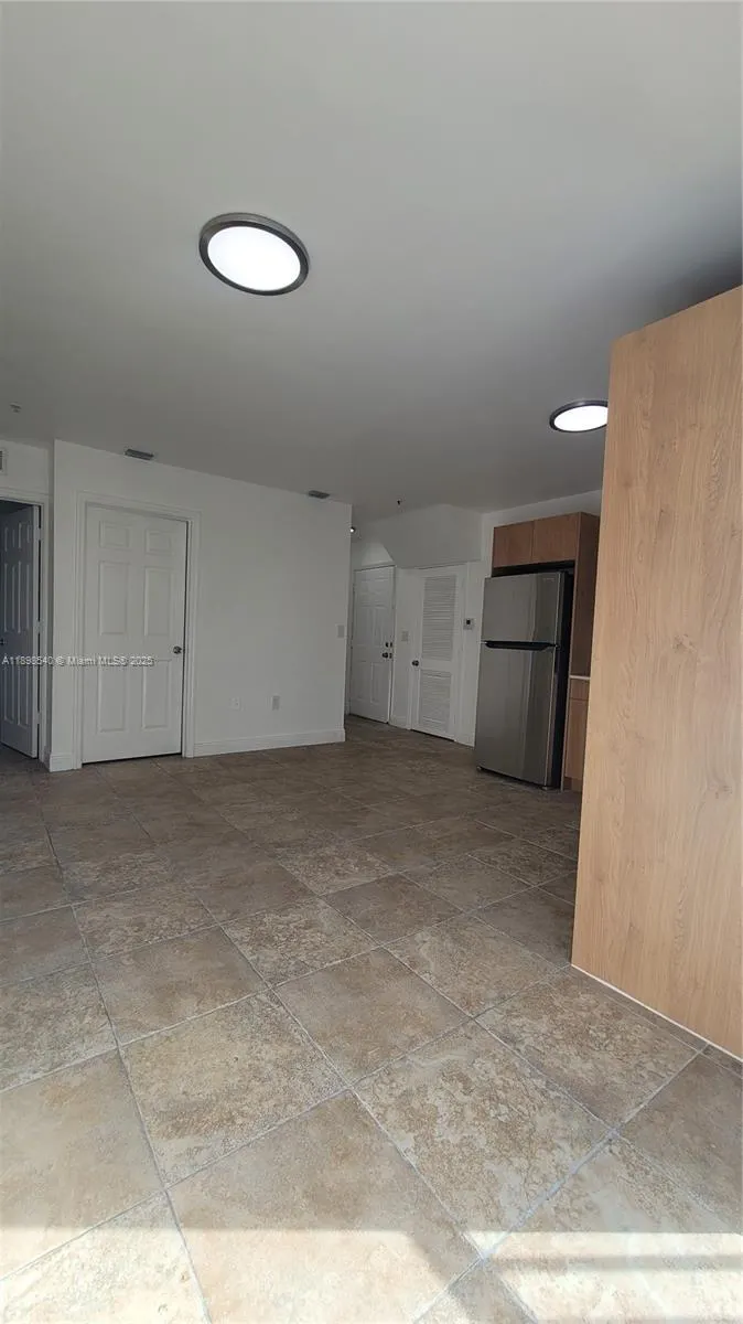 948 SW 3rd St, #304
