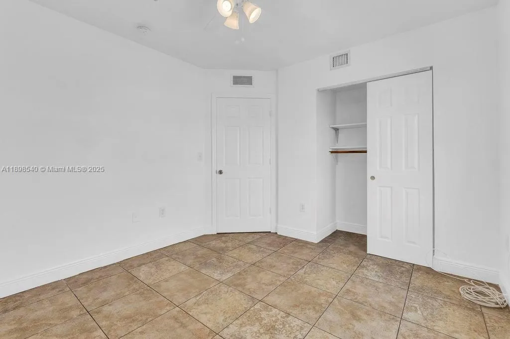 948 SW 3rd St, #304