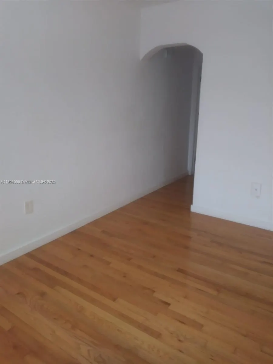 7420 Carlyle Ave