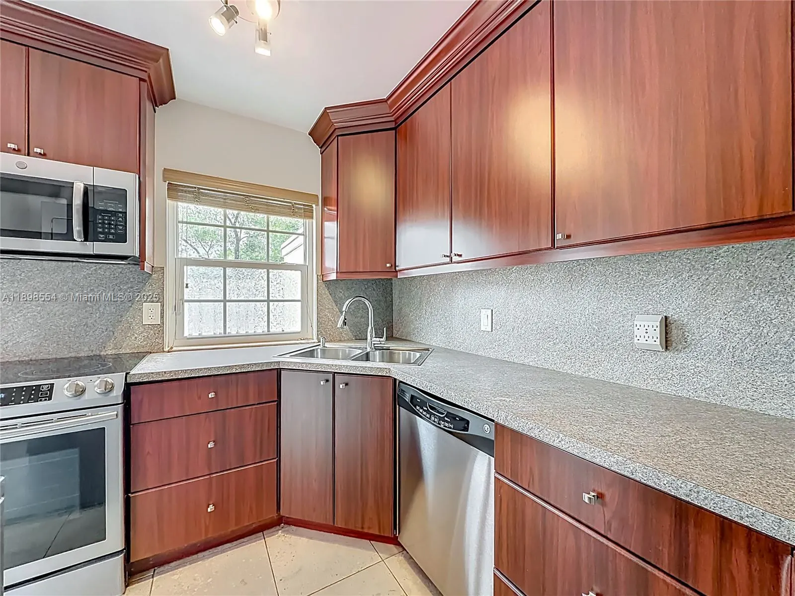 1485 Springside Dr