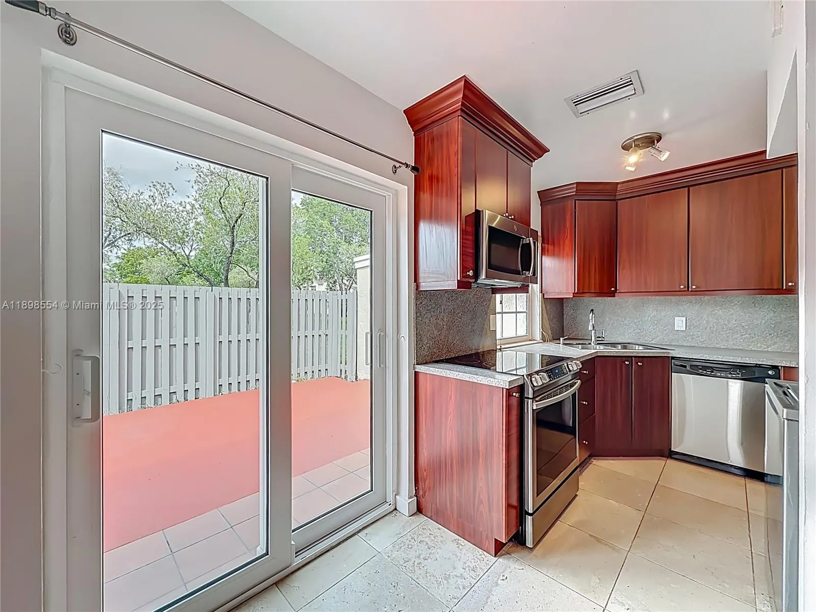 1485 Springside Dr